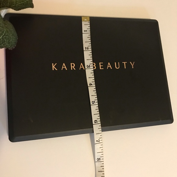 KARA BEAUTY 35 COLOR EYESHADOW PALETTE ES 14 - Picture 3 of 7